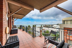 Stunning Beachfront Converted Warehouse Apartment